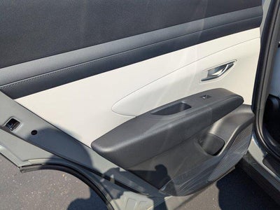 2025 Hyundai TUCSON SE FWD