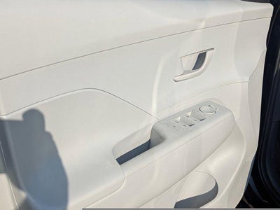 2025 Hyundai KONA SEL FWD