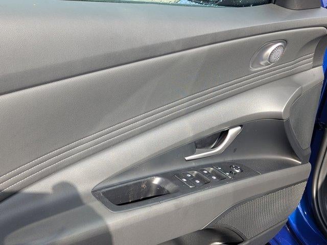 2025 Hyundai ELANTRA SEL Convenience IVT