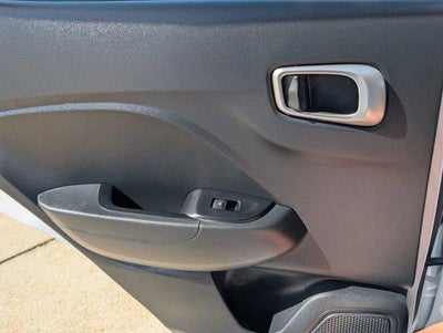 2024 Hyundai VENUE SEL IVT
