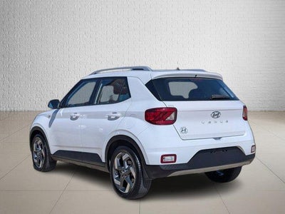 2024 Hyundai VENUE SEL IVT