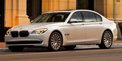 2012 BMW 750i Sedan