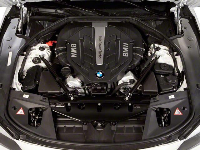 2012 BMW 750i Sedan