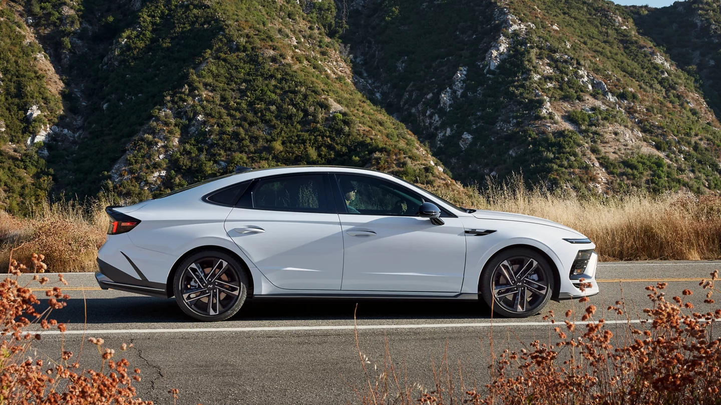 Sonata Hybrid in Limited White