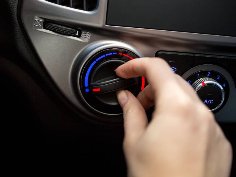Mack Grubbs Hyundai in Hattiesburg MS close up of temperature dial in a car turned to cool